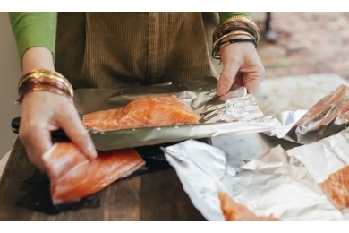 Công dụng của hai mặt giấy nhôm thực phẩm có thể bạn không biết