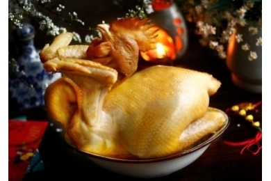 Luộc gà Tết: Chờ nổi hay chọc đùi?