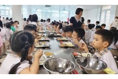Tiêu chuẩn của WHO giúp giải bài toán dinh dưỡng học đường